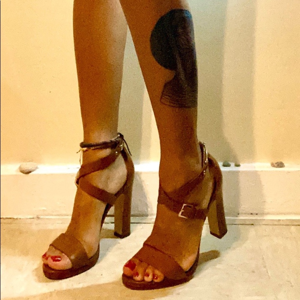 Massimo Dutti soft brown leather heels